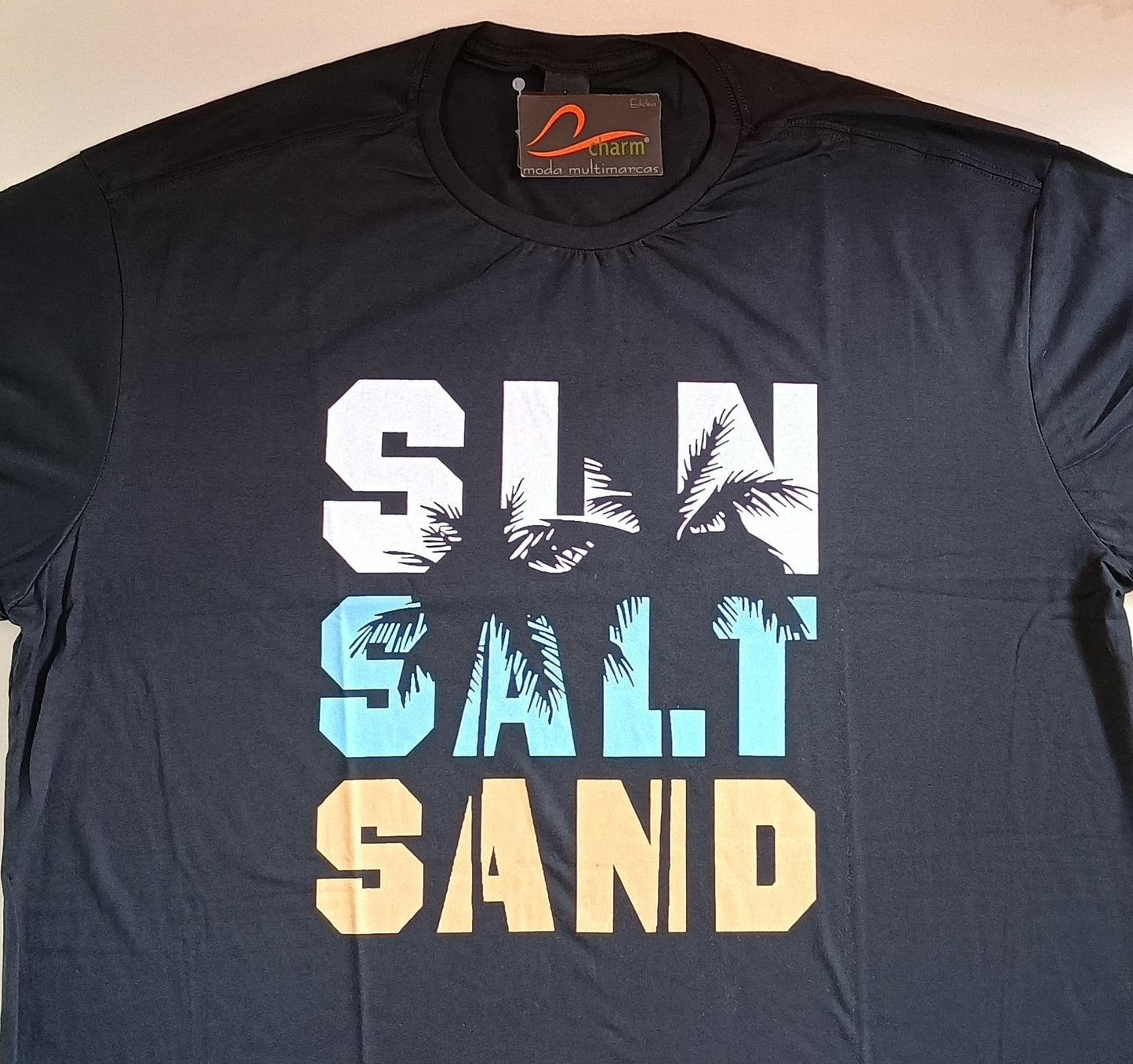 Camiseta Plus Size Preta Estampa Sun Salt & Sand – 100% Algodão